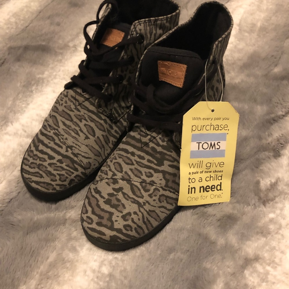 100% authentic TOM’s rare limited edition